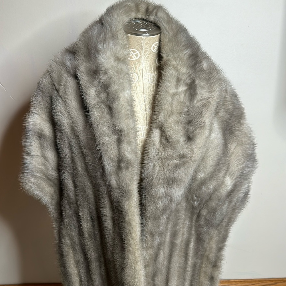 Vintage  gray mink stole fold over collar
